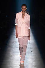 ヘロン・プレストン 2020年春夏コレクション、NYの街で暮らす人々のユニフォームに目をむけて｜写真2