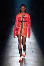 ヘロン・プレストン 2020年春夏コレクション、NYの街で暮らす人々のユニフォームに目をむけて｜写真17