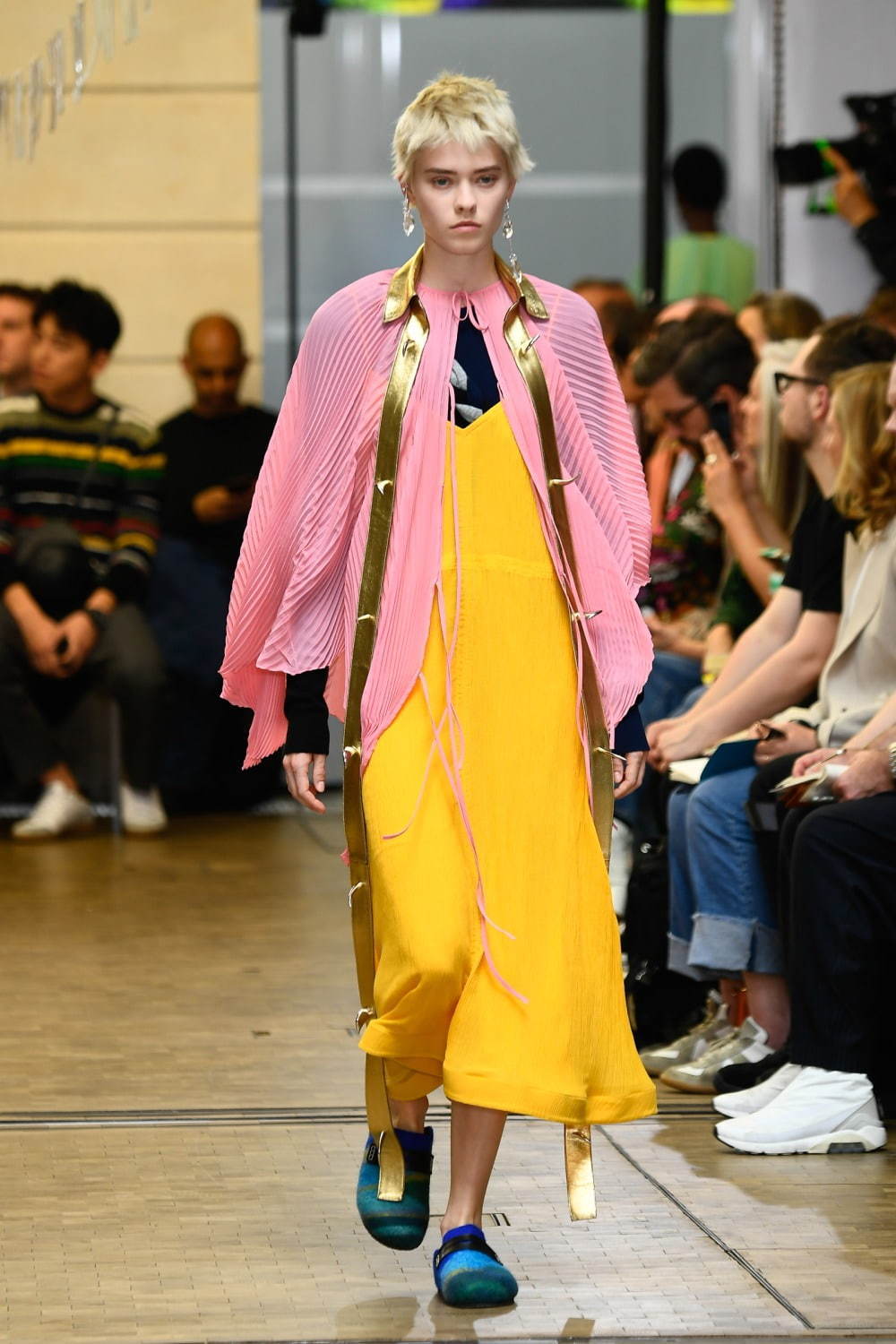 ジェイ ダブリュー アンダーソン Jw Anderson 年春夏ウィメンズコレクション ファッションプレス