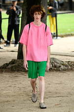 オム プリッセ イッセイ ミヤケ 2020年春夏コレクション、止むことのない陽気な踊りと音楽｜写真8