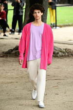 オム プリッセ イッセイ ミヤケ 2020年春夏コレクション、止むことのない陽気な踊りと音楽｜写真9