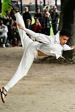 オム プリッセ イッセイ ミヤケ 2020年春夏コレクション、止むことのない陽気な踊りと音楽｜写真21