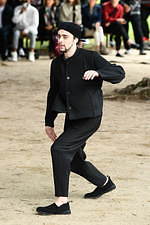 オム プリッセ イッセイ ミヤケ 2020年春夏コレクション、止むことのない陽気な踊りと音楽｜写真27