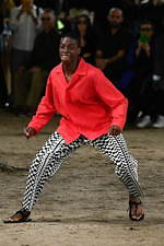 オム プリッセ イッセイ ミヤケ 2020年春夏コレクション、止むことのない陽気な踊りと音楽｜写真31