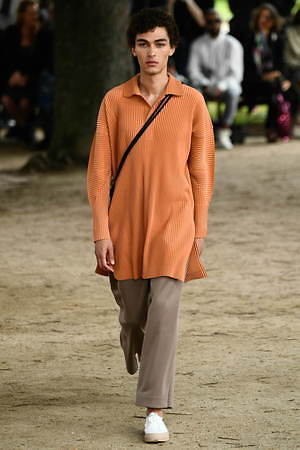 HOMME PLISSÉ オムプリッセ イッセイミヤケ 20ss フーデット