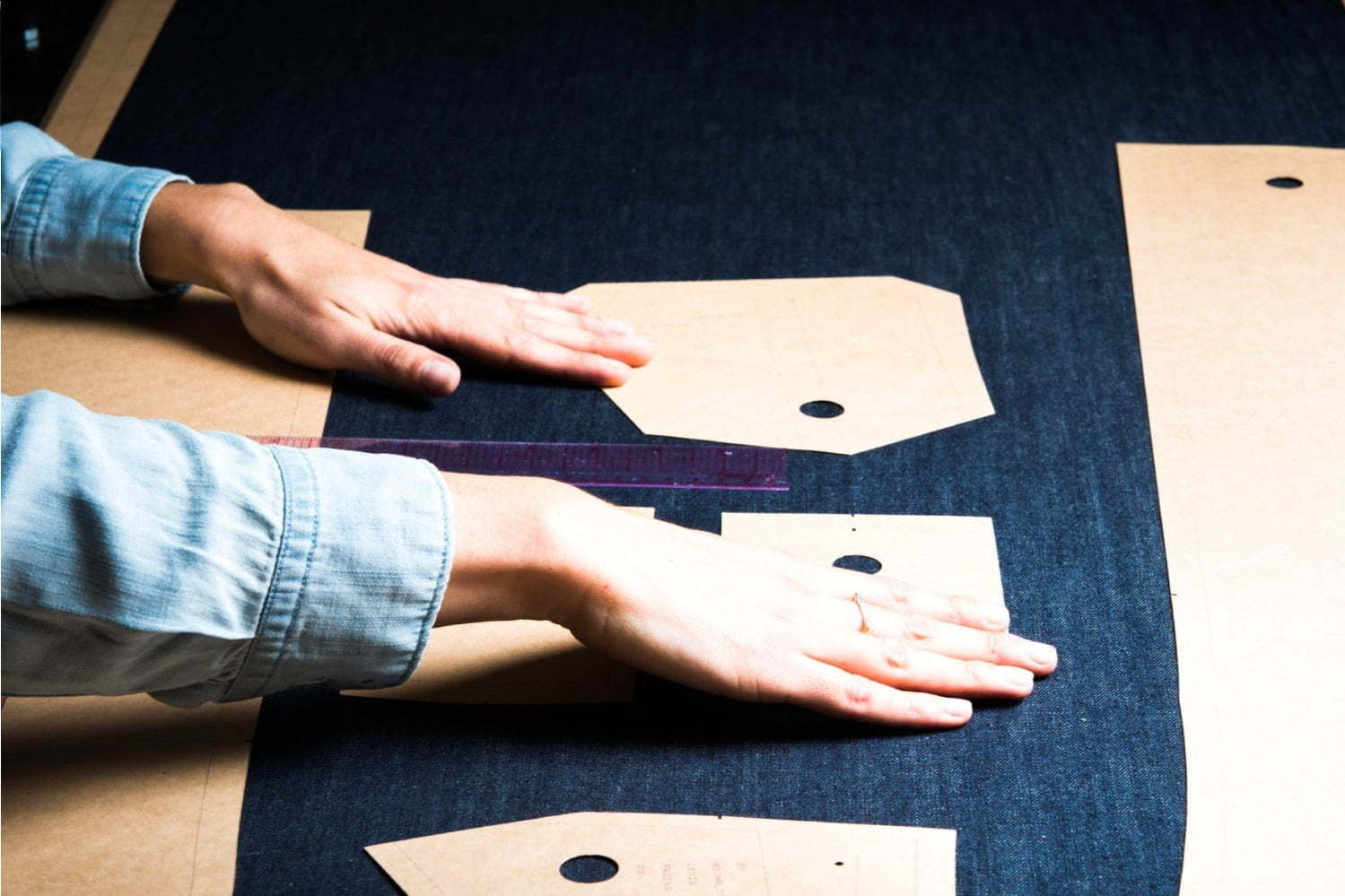 ビスポーク｜リーバイスのジーンズフルオーダーサービス日本上陸、原宿の旗艦店に - 職人の手で作る究極の1本