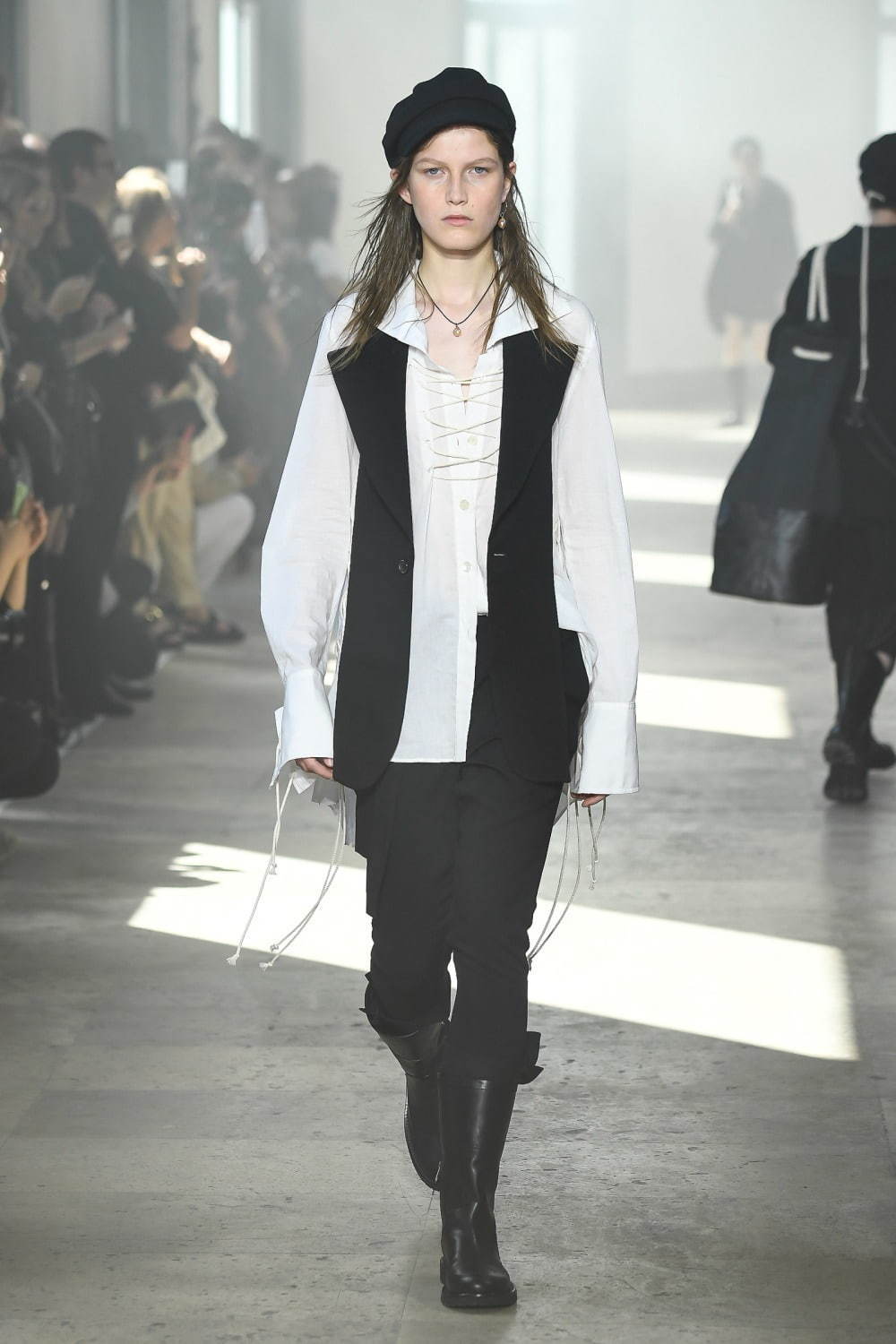 アン ドゥムルメステール(ANN DEMEULEMEESTER) 2020年春夏メンズコレクション シルエット - 写真9