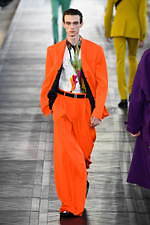 ベルルッティ 2020年春夏コレクション、太陽の日差しに輝くカラフルな洋服｜写真6