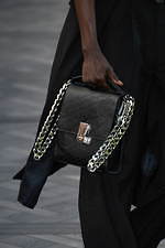 ベルルッティ 2020年春夏コレクション、太陽の日差しに輝くカラフルな洋服｜写真10