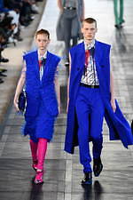 ベルルッティ 2020年春夏コレクション、太陽の日差しに輝くカラフルな洋服｜写真11