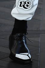 ベルルッティ 2020年春夏コレクション、太陽の日差しに輝くカラフルな洋服｜写真17