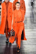 ベルルッティ 2020年春夏コレクション、太陽の日差しに輝くカラフルな洋服｜写真20