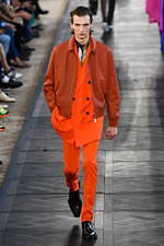 ベルルッティ 2020年春夏コレクション、太陽の日差しに輝くカラフルな洋服｜写真41