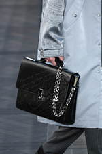 ベルルッティ 2020年春夏コレクション、太陽の日差しに輝くカラフルな洋服｜写真48