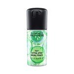 M·A·C“スイカ＆キュウリの香り”のミニサイズスプレー化粧水、肌にシュッでメイク持ちUP｜写真3