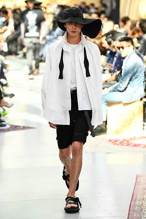 sacai 2020年春夏メンズコレクション、sacaiの考える新たな男性の正装｜写真1