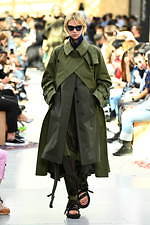 sacai 2020年リゾートコレクション - フォーマルウェアにかけられたsacaiの魔法｜写真20