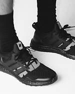 アディダス×アンディフィーテッドの“オールブラック”スニーカー、反射ロゴを配置｜写真20