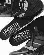 アディダス×アンディフィーテッドの“オールブラック”スニーカー、反射ロゴを配置｜写真9