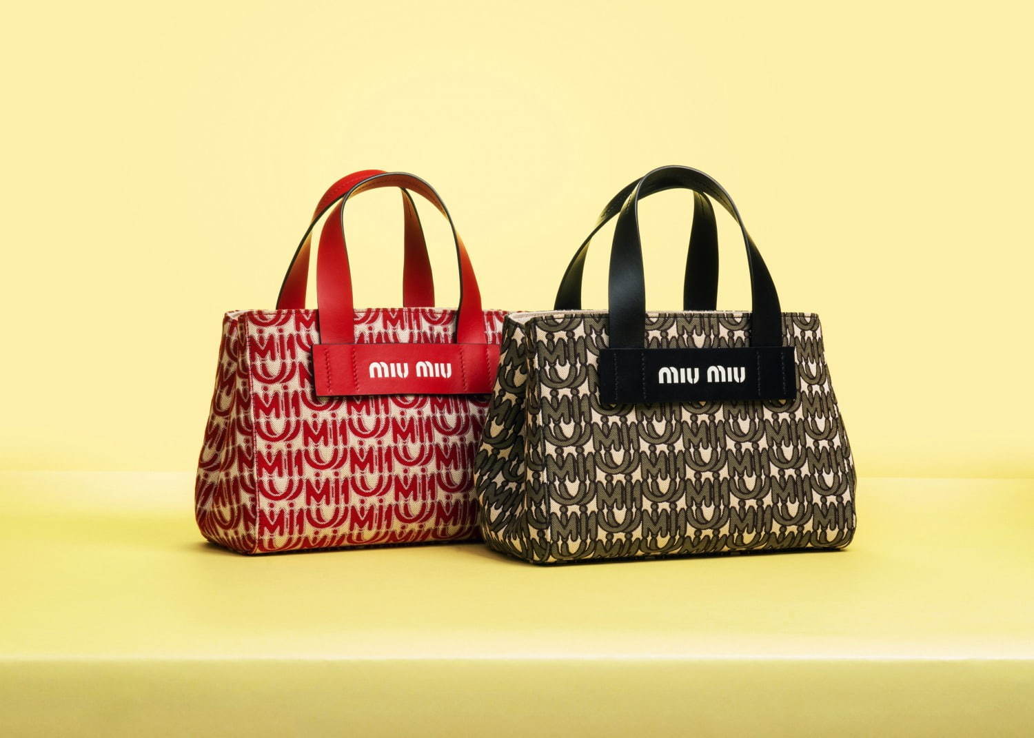 ミュウミュウの新作バッグが日本限定で、カラフルなフラワーブーケ＆新 