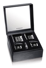 ジバンシイからクリスマスコフレ登場、リカルド・ティッシによる新フレグランスや最上級エイジングケアも｜写真4