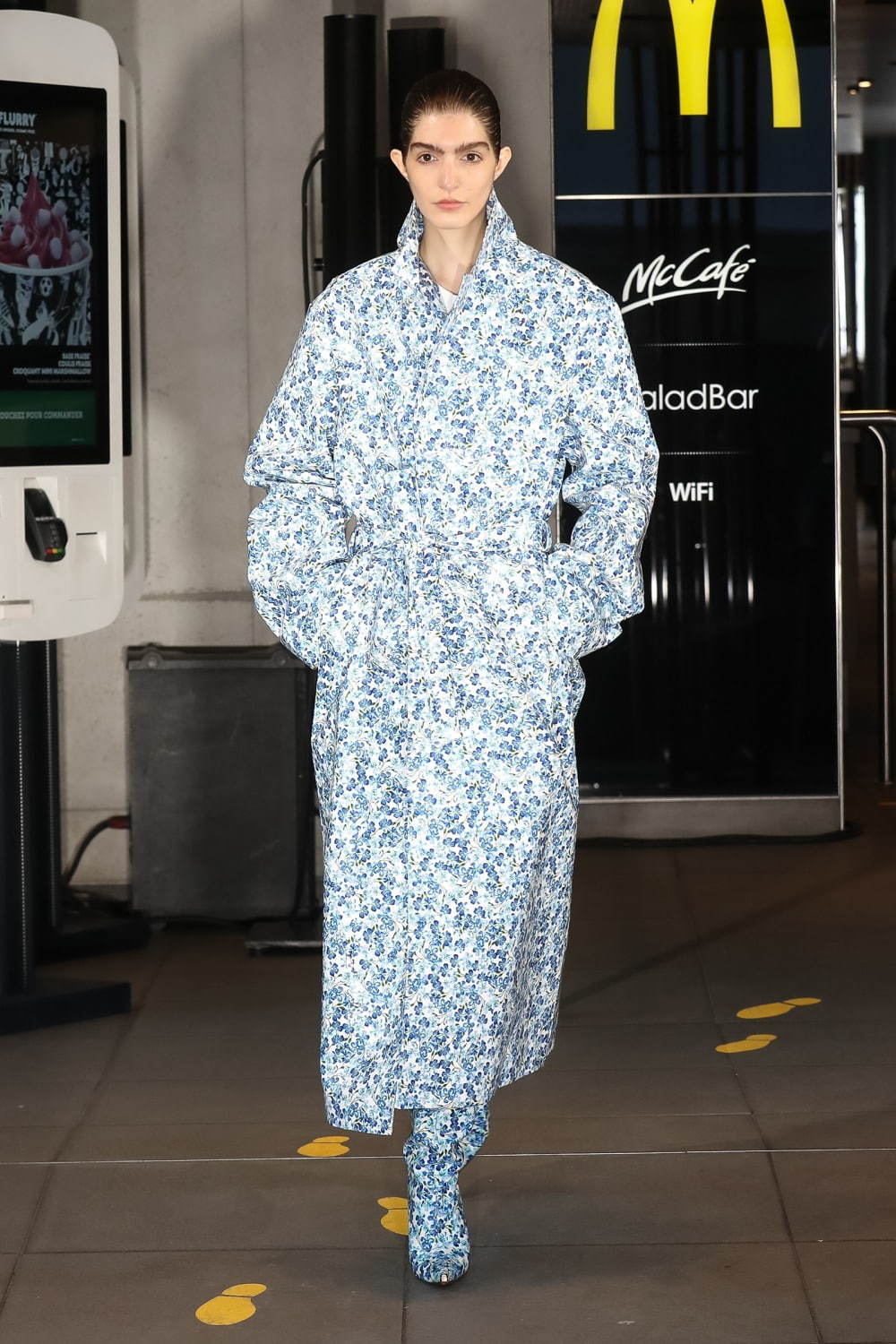 ヴェトモン 2020年春夏｜ ラップコート