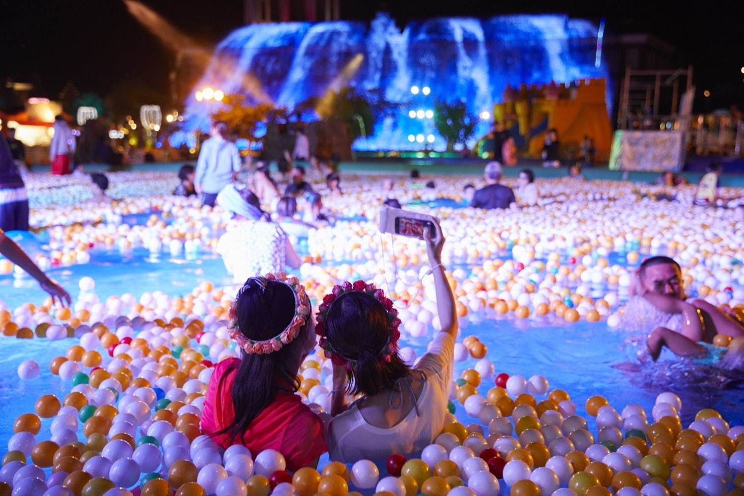 ハウステンボス「水の王国」日本最大級の海上アトラクションや幻想的なナイトプールなど｜写真2