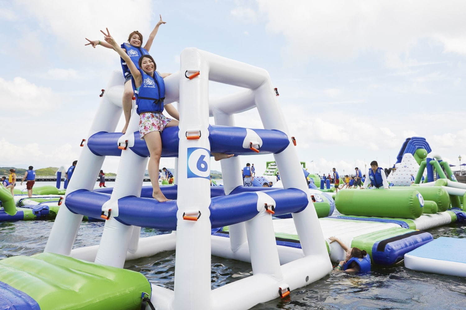 ハウステンボス「水の王国」日本最大級の海上アトラクションや幻想的なナイトプールなど｜写真4