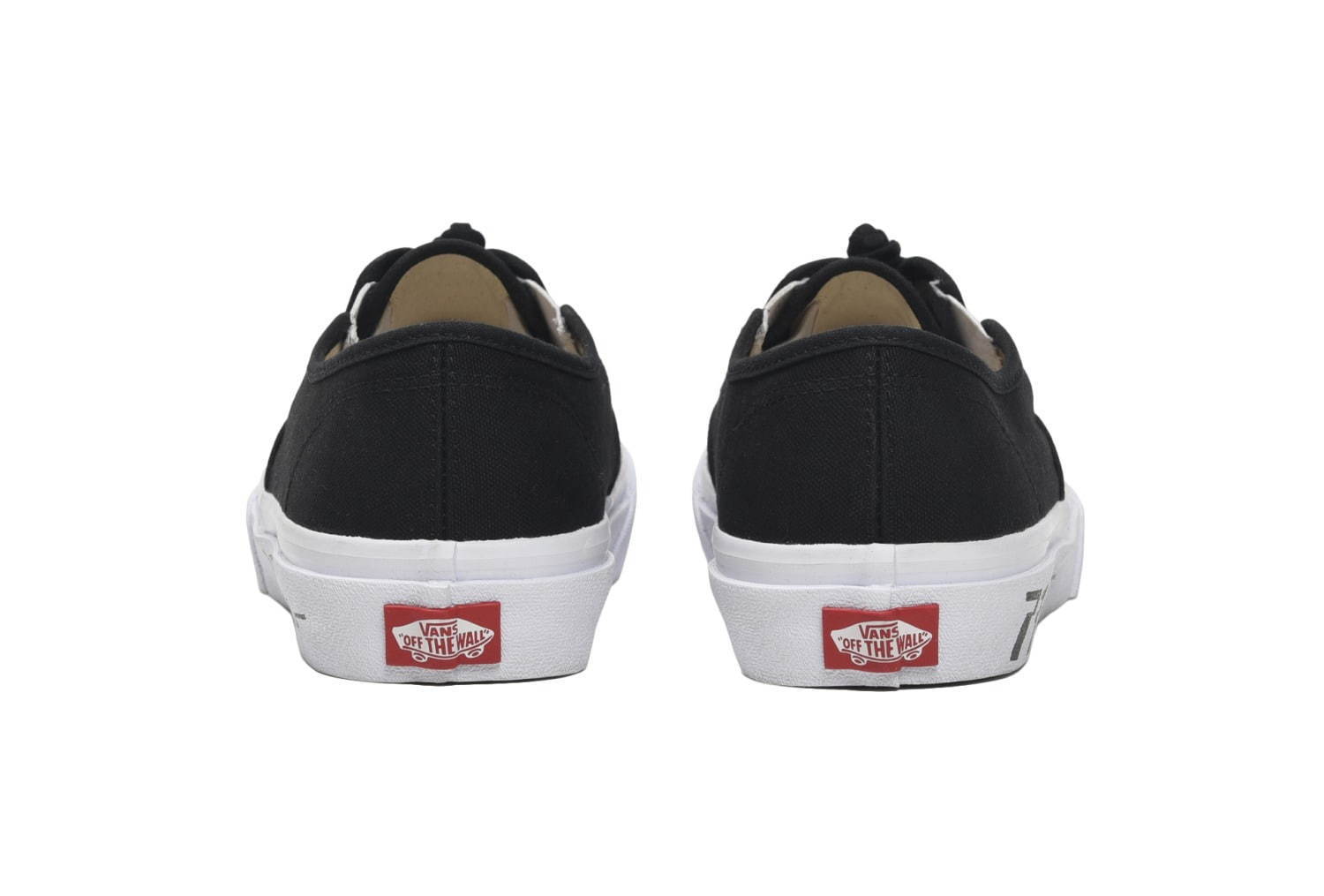 VANS×ビリーズ エンターの「オーセンティック」“カンフー”に着想を得た 