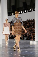 シャネル 2013年春夏コレクション - ソーラーパネルの上で披露された尽きることのない創造力｜写真20