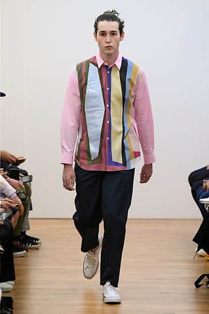 コム デ ギャルソン・シャツ 2020年春夏メンズコレクション - 色と色／服と服／生地と生地を繋ぐ｜写真3