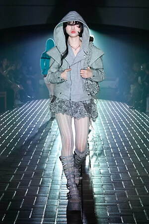 ユェチ・チ(YUEQI QI) 2025-26年秋冬ウィメンズコレクション  - 写真8