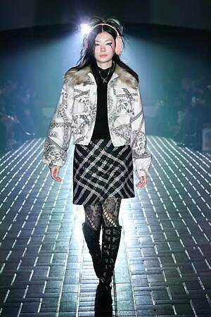 ユェチ・チ(YUEQI QI) 2025-26年秋冬ウィメンズコレクション  - 写真10