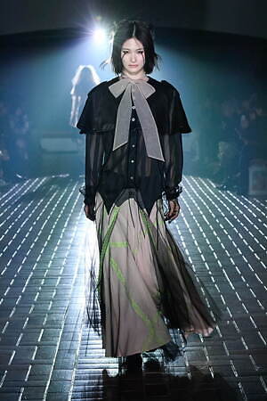 ユェチ・チ(YUEQI QI) 2025-26年秋冬ウィメンズコレクション  - 写真18