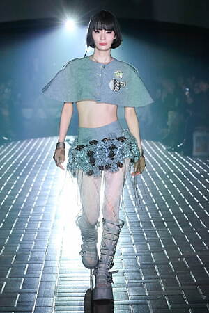 ユェチ・チ(YUEQI QI) 2025-26年秋冬ウィメンズコレクション  - 写真26