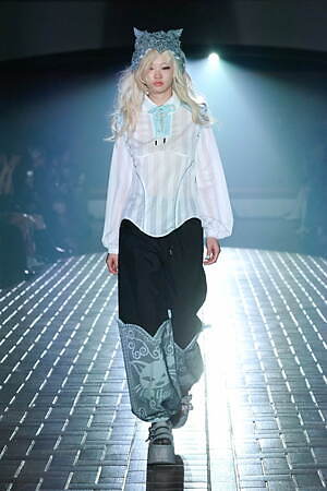 ユェチ・チ(YUEQI QI) 2025-26年秋冬ウィメンズコレクション  - 写真32