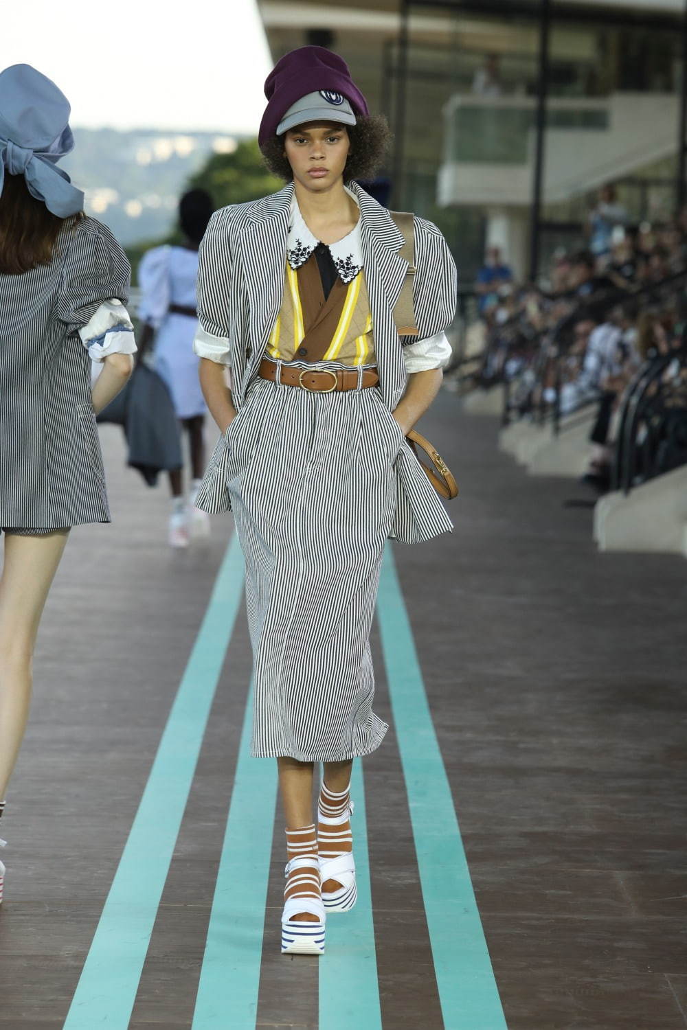 miu miu2020年リゾートコレクション　パワーショルダーチェックコート miu miu2020年リゾートコレクション パワーショルダーチェックコート