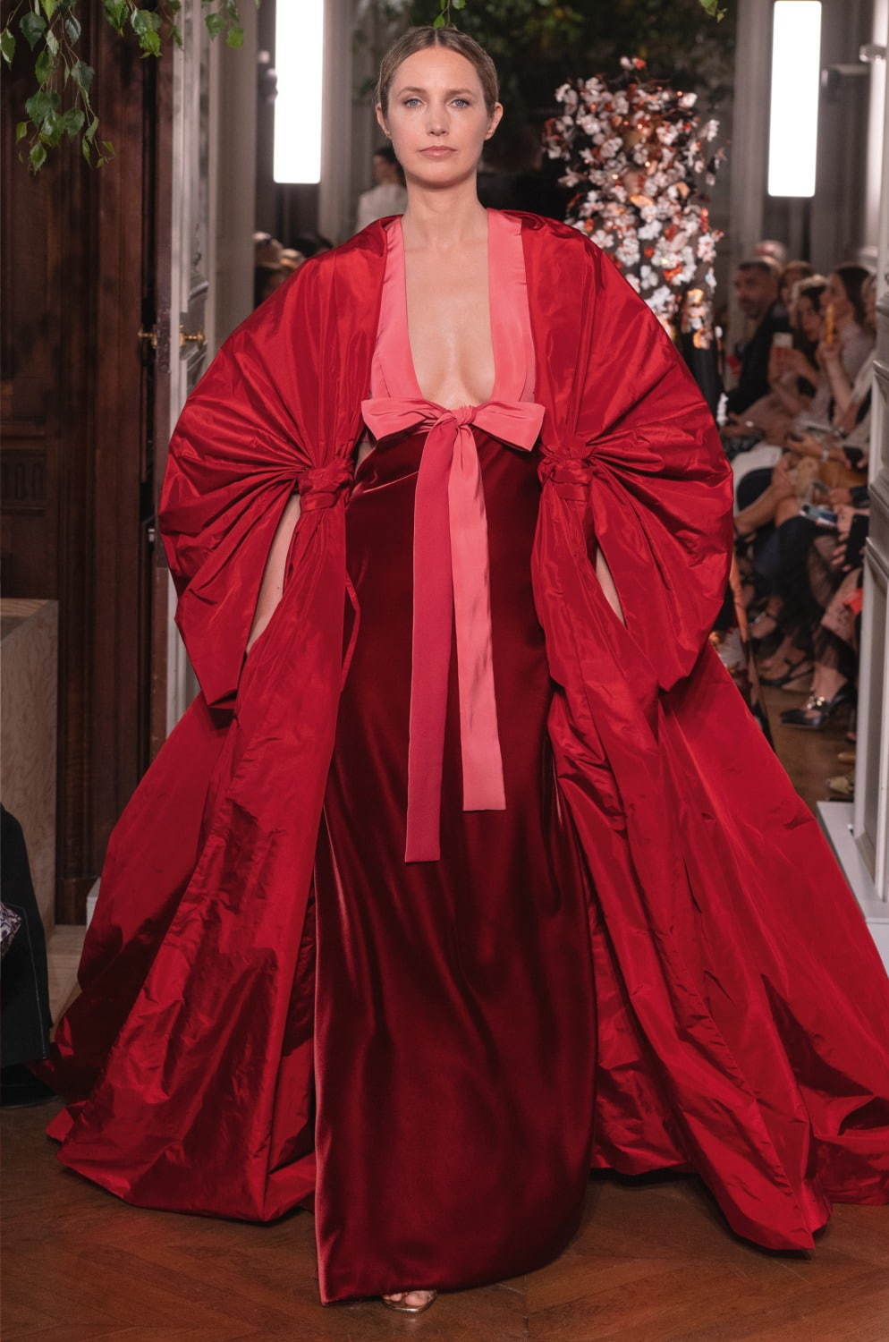 ヴァレンティノ オートクチュール(VALENTINO Haute Couture ) 2019-20年秋冬ウィメンズコレクション シルエット - 写真52