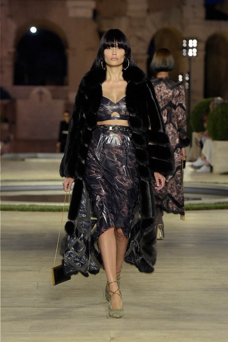 フェンディ オートクチュール(FENDI Haute Couture) 2019-20年秋冬ウィメンズコレクション  - 写真13