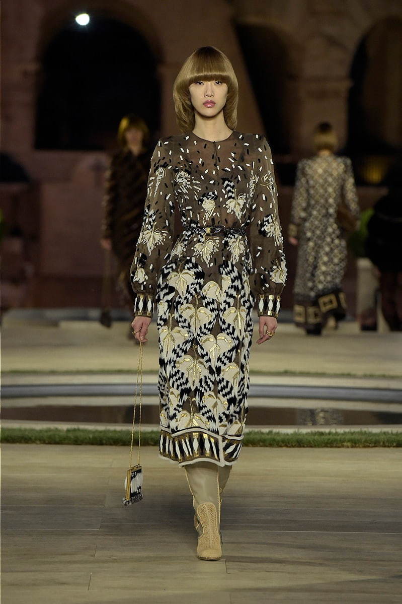 フェンディ オートクチュール(FENDI Haute Couture) 2019-20年秋冬ウィメンズコレクション  - 写真25