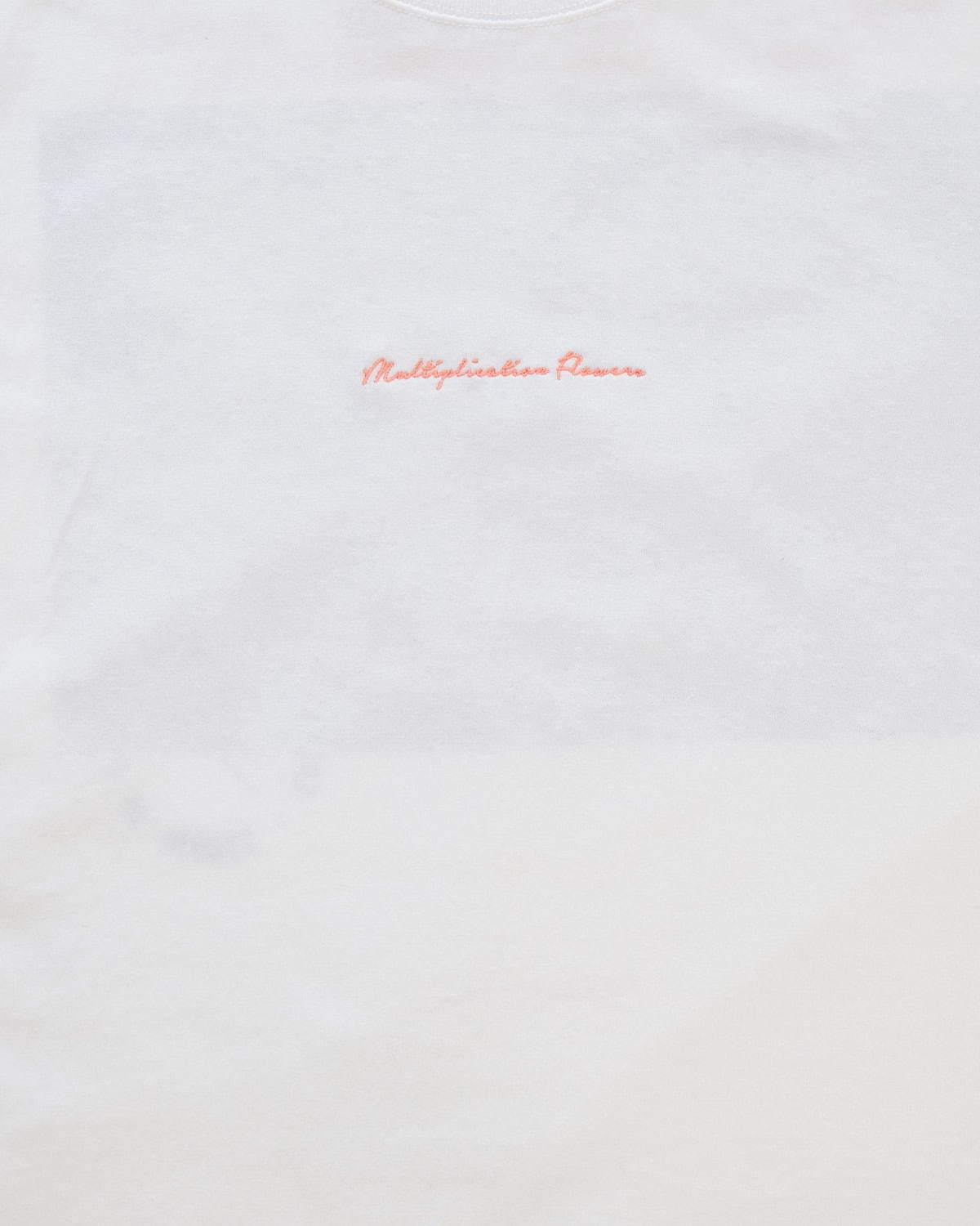 アレッジのグラフィックTシャツ、3人の現代アーティストとコラボ - バンドや広告を着想源に｜写真4