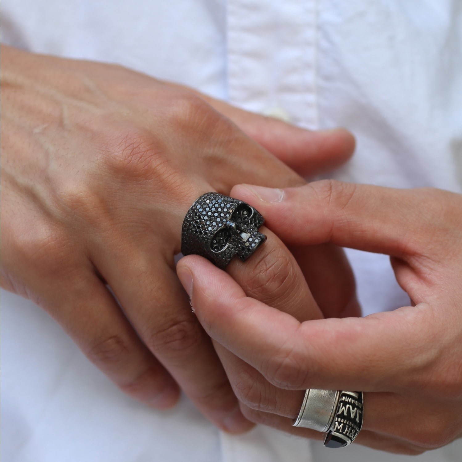 ジャムホームメイドから創立21周年記念のスカルリング、約200石のジルコニアを配したパヴェデザイン｜写真6