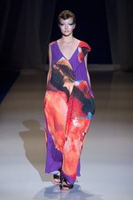 ヒロコ コシノ 2013年春夏コレクション - 美しくエネルギッシュに色彩と光が織りなす海のパレード｜写真1