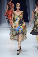 ヒロコ コシノ 2013年春夏コレクション - 美しくエネルギッシュに色彩と光が織りなす海のパレード｜写真12