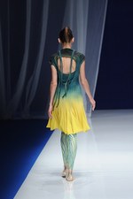 ヒロコ コシノ 2013年春夏コレクション - 美しくエネルギッシュに色彩と光が織りなす海のパレード｜写真23