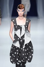 ヒロコ コシノ 2013年春夏コレクション - 美しくエネルギッシュに色彩と光が織りなす海のパレード｜写真37