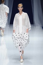 ヒロコ コシノ 2013年春夏コレクション - 美しくエネルギッシュに色彩と光が織りなす海のパレード｜写真41