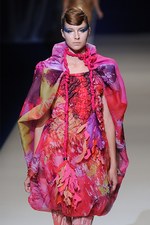 ヒロコ コシノ 2013年春夏コレクション - 美しくエネルギッシュに色彩と光が織りなす海のパレード｜写真104