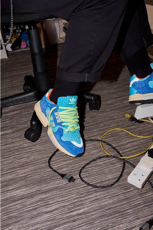 アディダス オリジナルスのスニーカー「ZX トーション」メッシュ×スエードの異素材アッパー｜写真24