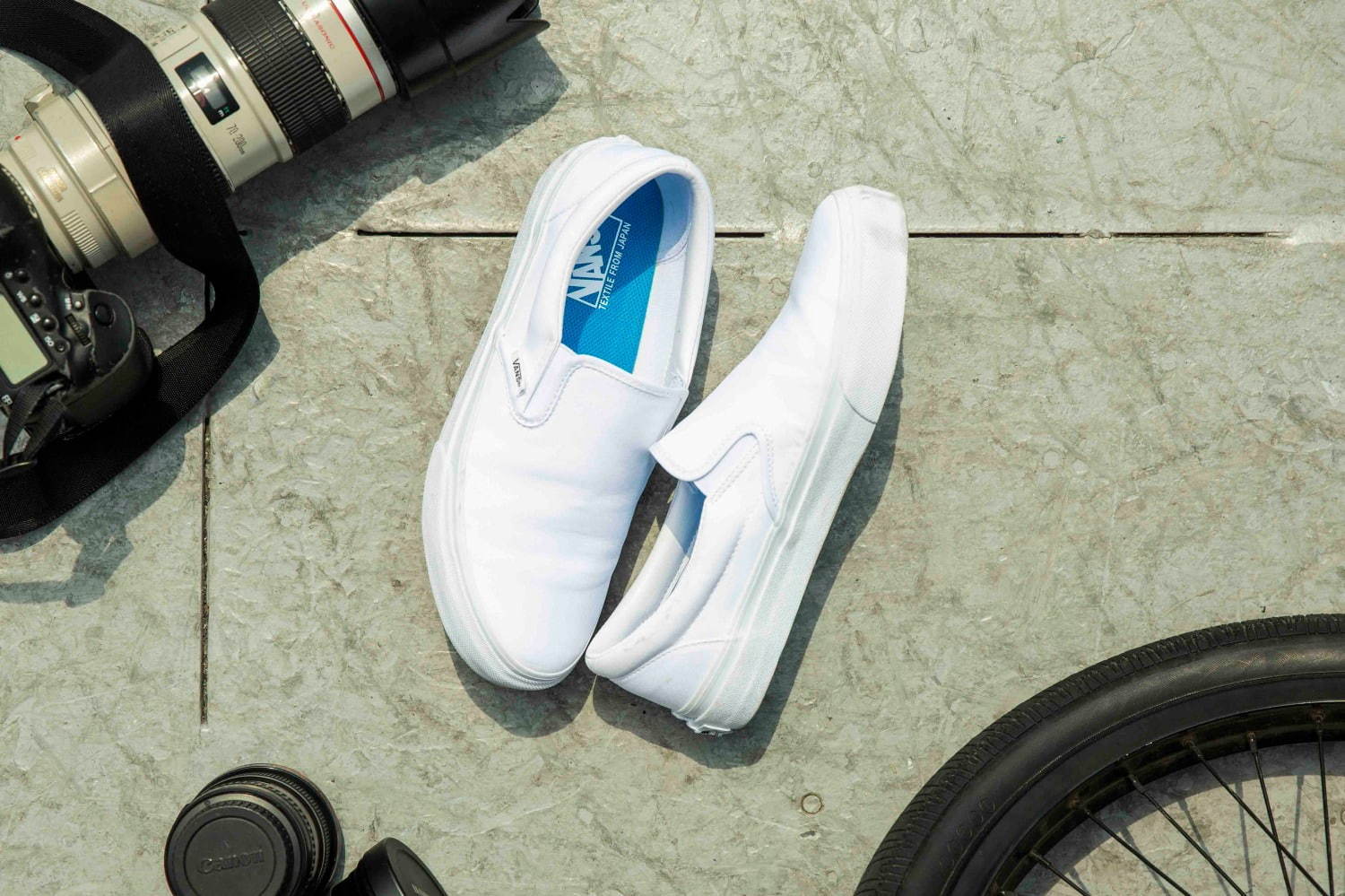 ＜VANS＞撥水性アッパーの白スニーカー